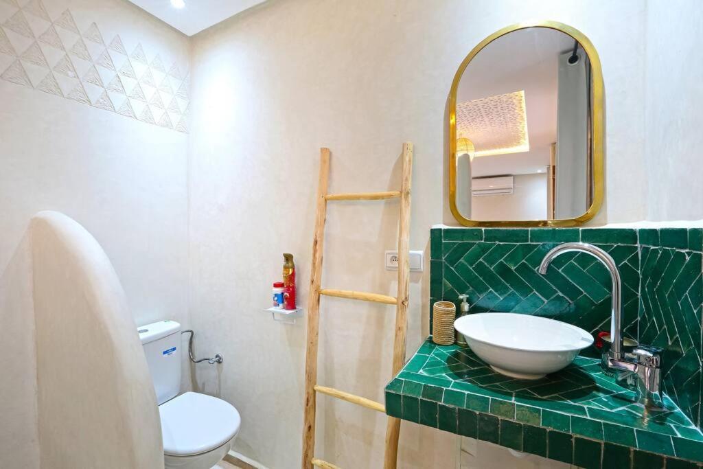 Riad El Khir En Centre Ville Rooftop Et Bassin Маракеш Екстериор снимка